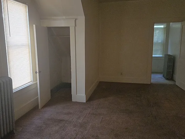 678 Strong Ave — Photo 2