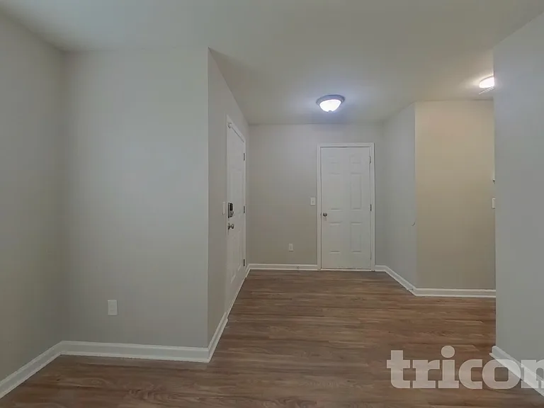 513 Gentle Breeze Ln — Photo 4