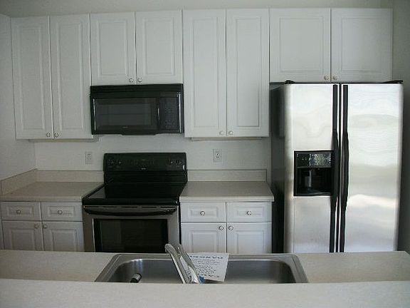 3rd image of 5821 Baynebridge Dr