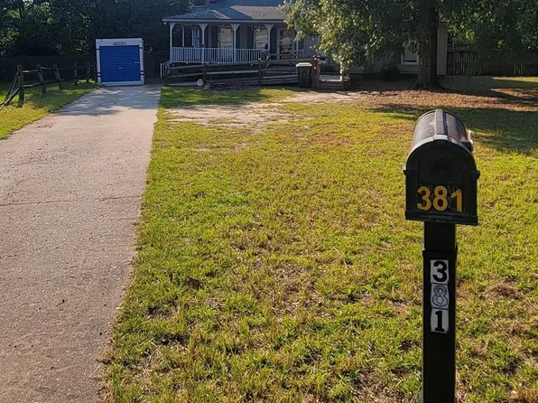 381 Pin Oak Dr, Lexington, SC 29073