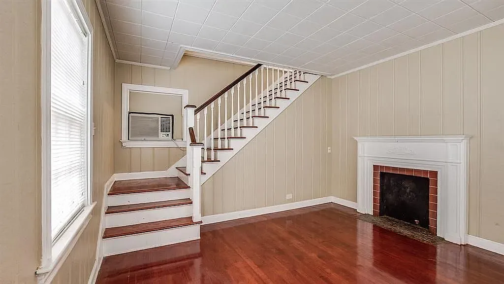 2 bed, 1050 sqft, $1,349 — Photo 3
