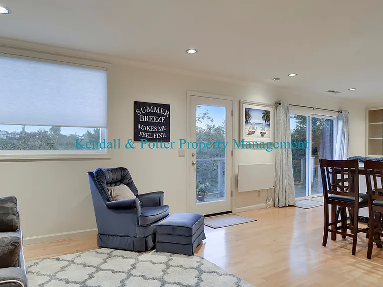 544 Cuesta Dr — Photo 17