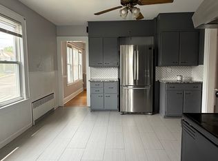 338 Quaker Ln S #B, West Hartford, CT 06119