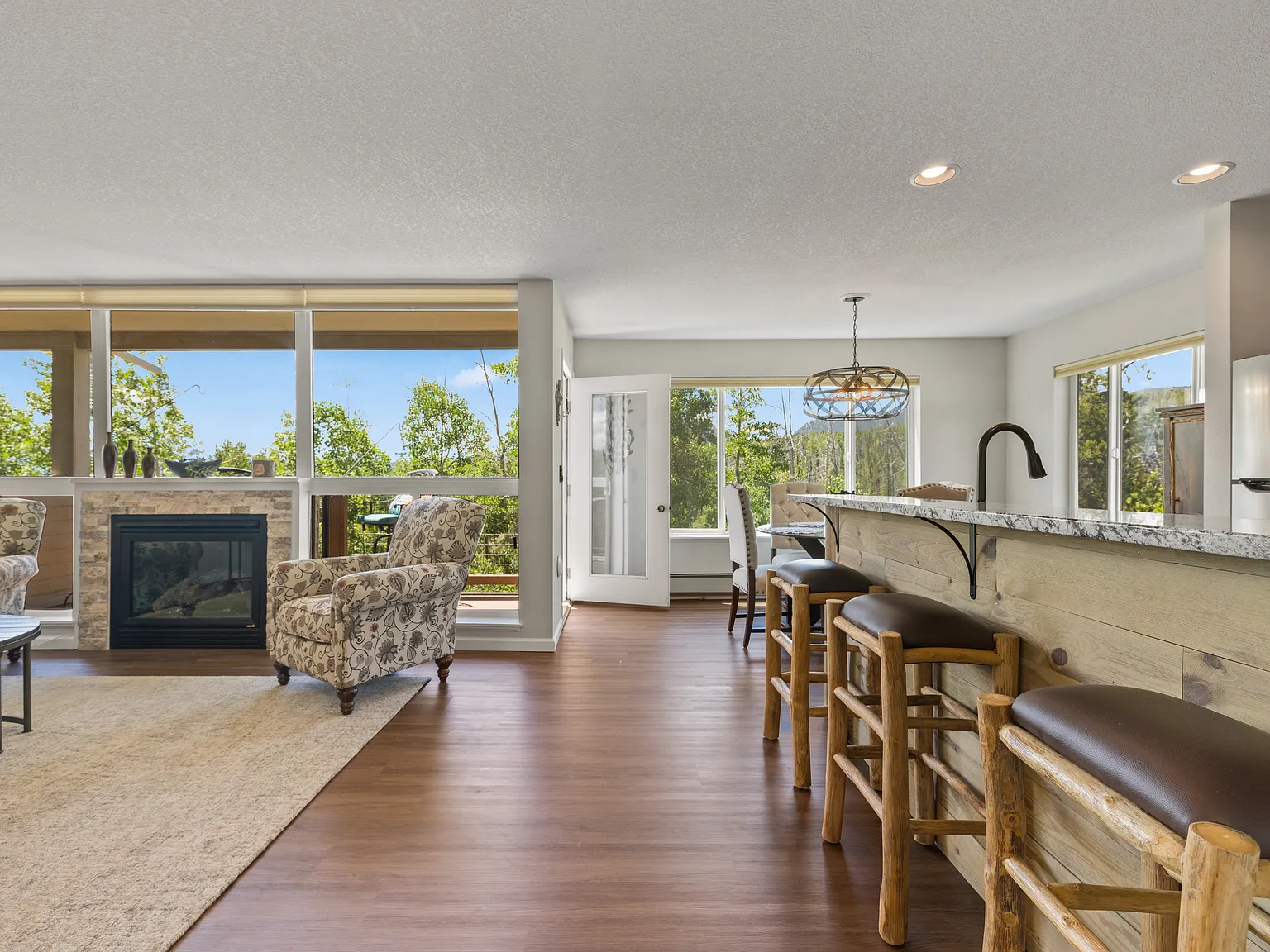 1 bed, 680 sqft, $2,450 — Photo 2