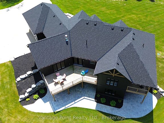 5th image of 249311 Grey St W #9