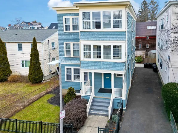 32 Gartland St, Jamaica Plain, MA 02130