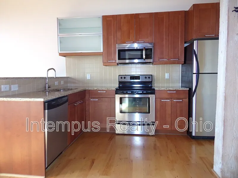 1 bed, 1.0 bath, 575 sqft, $1,257 — Photo 2