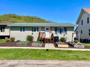 353 1st St SE, New Albin, IA 52160