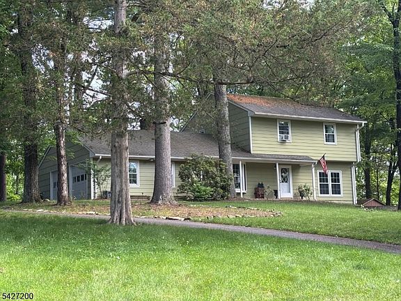 2nd image of 23 Country Hill Rd