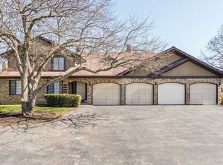 1931 Golfview Dr #1931, Bartlett, IL 60103