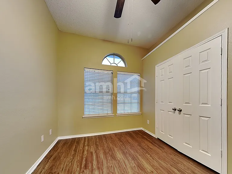 260 Beech Dr — Photo 15