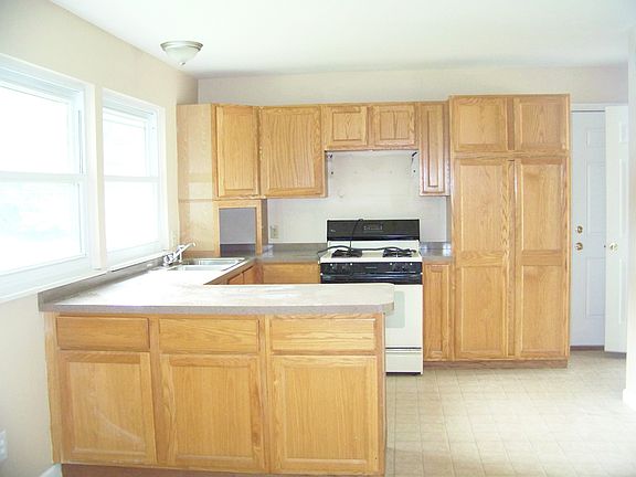 3rd image of 11131 Pritchard Dr