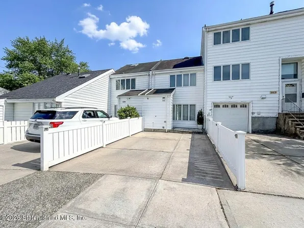 141 Hampton Grn, Staten Island, NY 10312