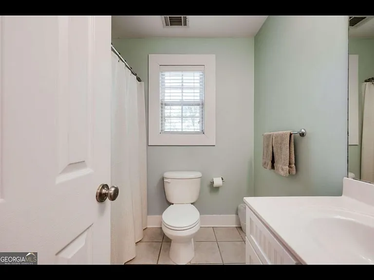 90 Hart Ave — Photo 28