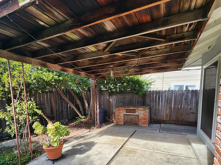 1140 Sanchez Way — Photo 21