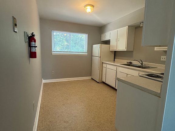 2nd image of 232 E Glenguile St #B