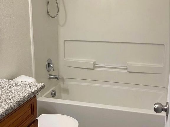 5th image of 305 Eastminister Ct APT C