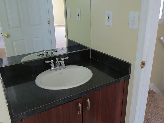 3rd image of 1403 Longfellow Ave