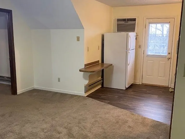 2819 Whitener St — Photo 6