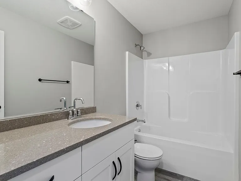 220 Stonelake Dr SE — Photo 5