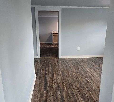 4th image of 701 Cumberland Dr APT 4
