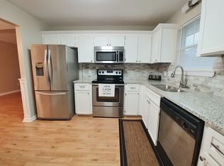 982 Birchfield Dr, Hinesville, GA 31313