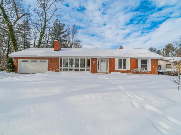 1008 N Roeske Trl, Pottawattamie Park, IN 46360