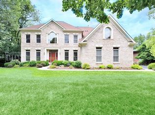 3281 Oak Knoll Rd, Carpentersville, IL 60110