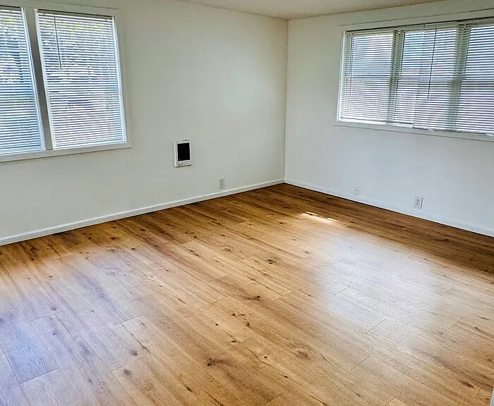 432 SW 3rd Ave — Photo 3