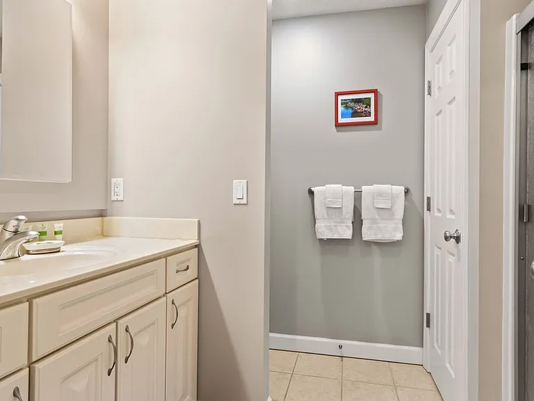 213 Midtown Dr — Photo 41