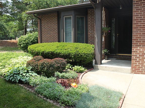 2nd image of 966 Morningstar Dr