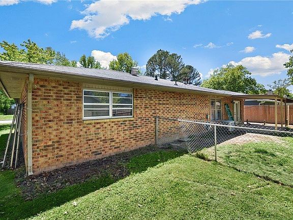 2nd image of 1317 W Forest Dr