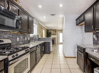 1133 Glenmeadows Dr, La Porte, TX 77571