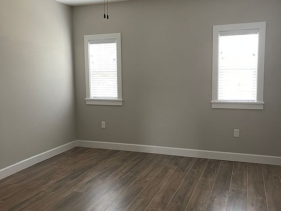 3rd image of 1099 South Blvd