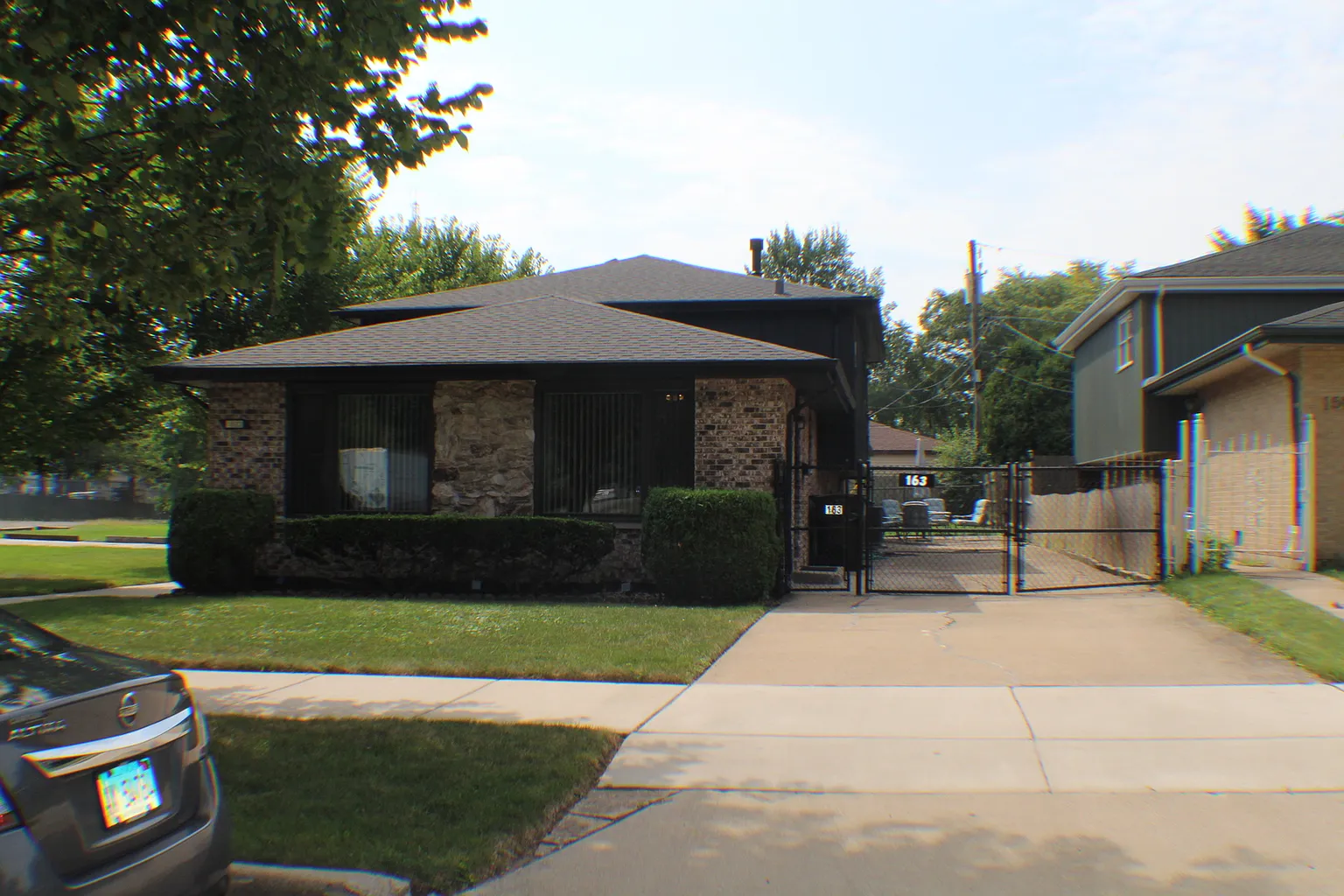 163 E 122nd Pl photo 1