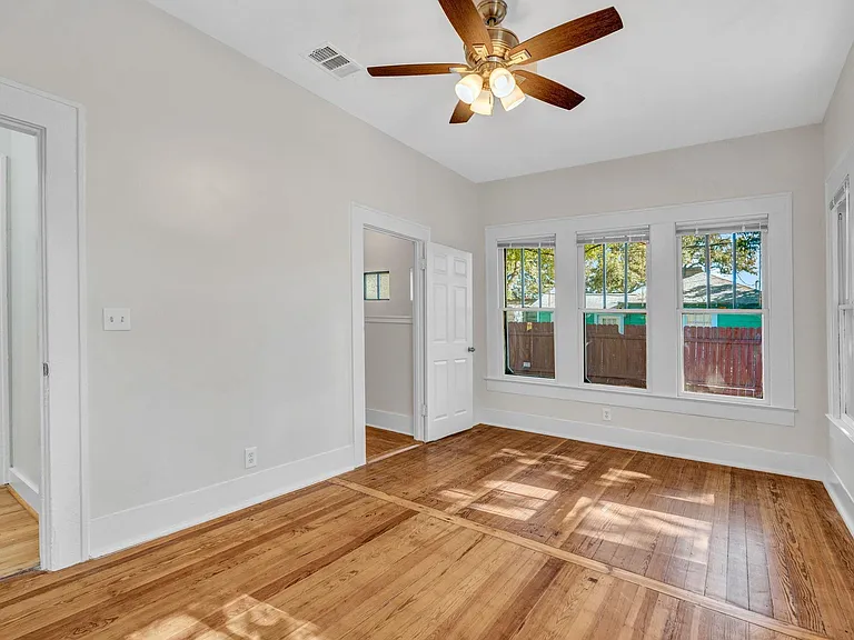 1911 Eva St — Photo 25