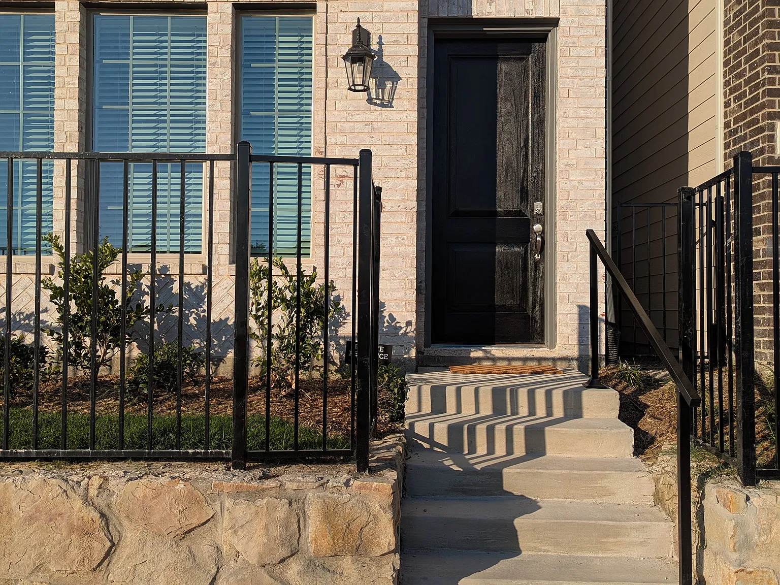4 bed, 1727 sqft, $2,845 — Photo 4