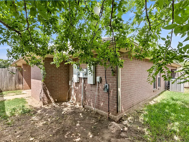 912 Willow Pond St — Photo 22