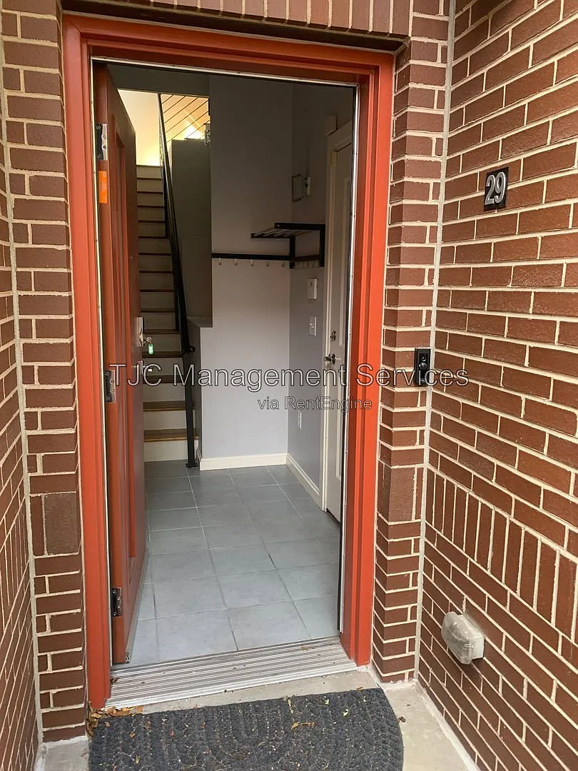 2 bed, 2.5 bath, 1577 sqft, $3,595 — Photo 4