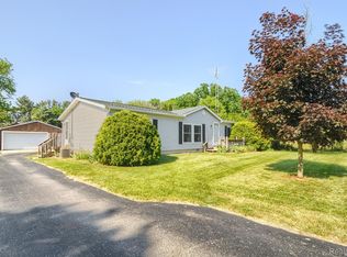 487 Willow Lane Dr, Lapeer, MI 48446