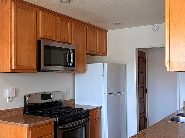6600 Warner Ave — Photo 9
