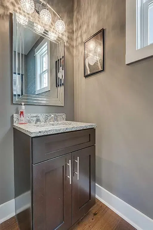 3 bed, 2.5 bath, 2304 sqft, $3,300 — Photo 4