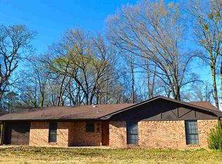 415 Redbud Ln, Mount Pleasant, TX 75455