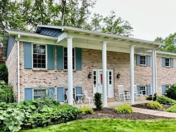 800 Overlook Dr, Beckley, WV 25801