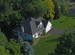 1065 Crest Ridge Ct, Mound, MN 55364