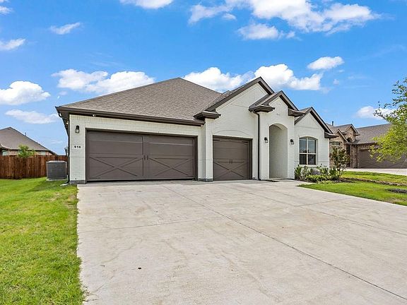 2nd image of 918 Bailey Ln