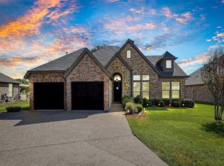 1216 Burkburnett Dr, Weatherford, TX 76087