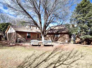 4802 Apache Hills Dr, Roswell, NM 88201