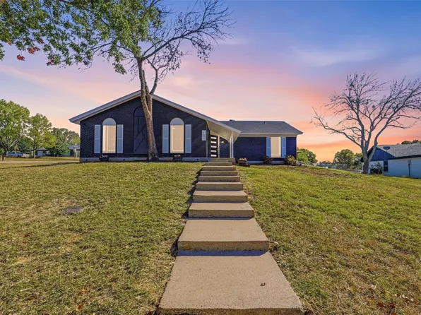 101 Park Trail Pl, Joshua, TX 76058