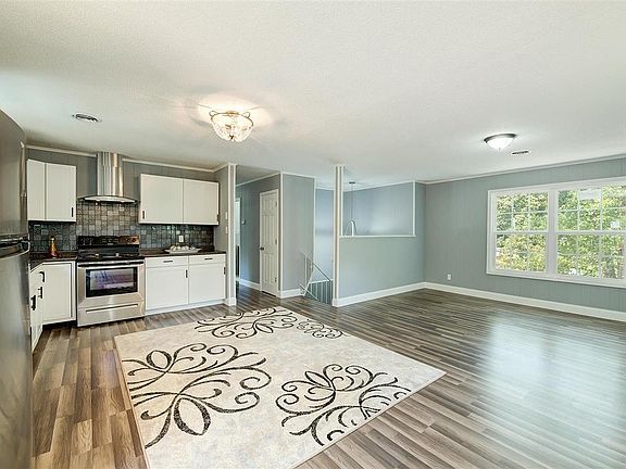 3rd image of 1733 Parkridge Dr
